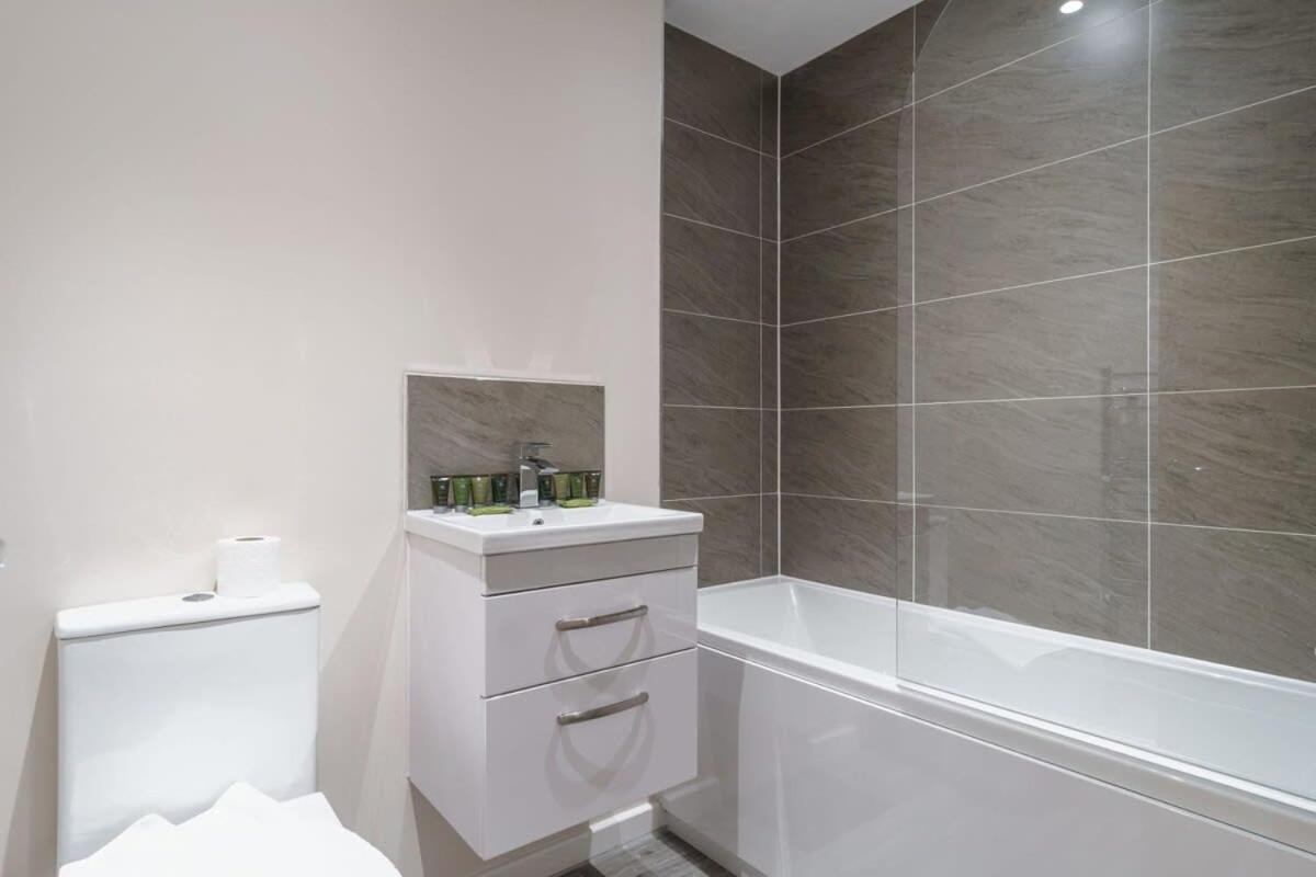 Bright 2 Bed Apartment Manchester - Sleeps 4 외부 사진
